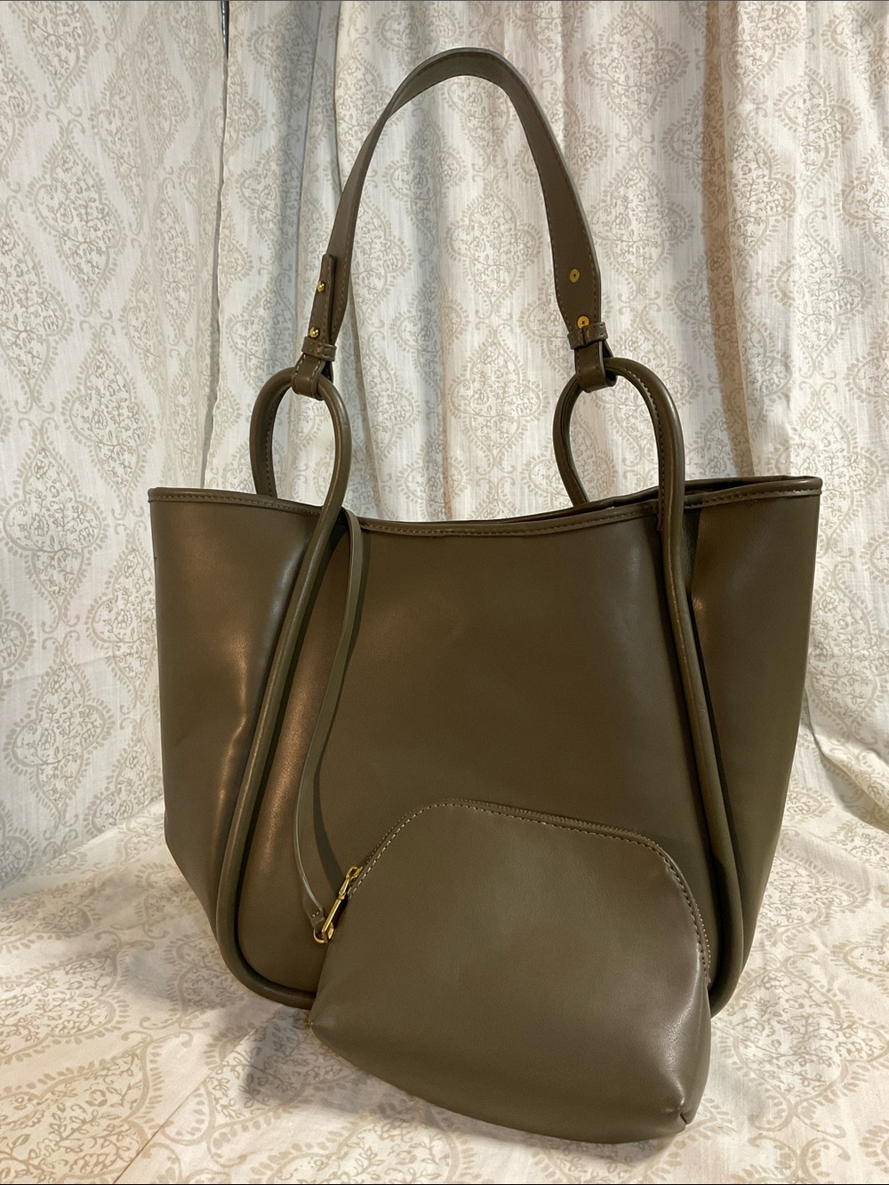 Miztique Olive bag with Gold Accent Plaque